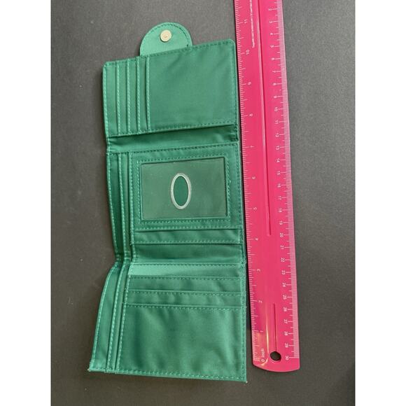 Big Skinny Green Tri-Fold Nylon Women’s Wallet Lightweight Slim Card Holder New - Picture 5 of 7
